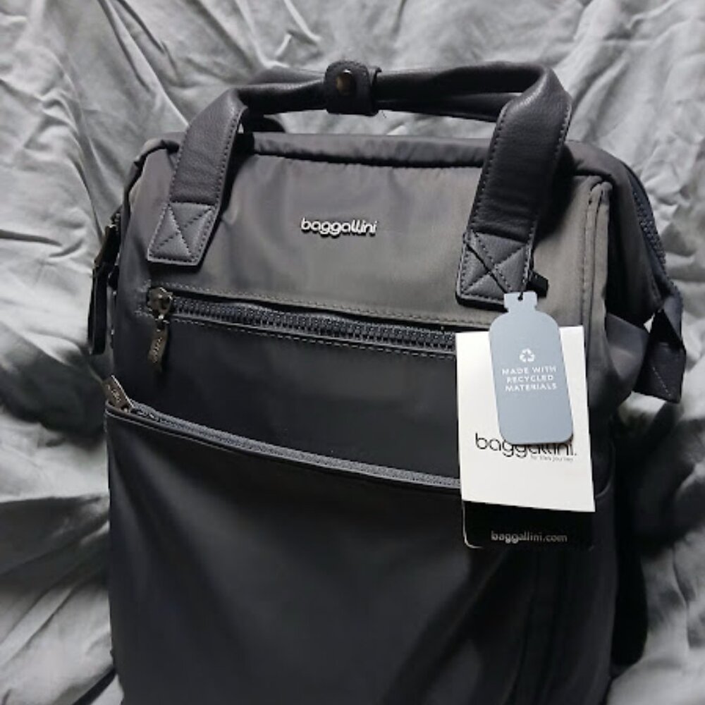 AMENDMENT! READ description.Baggallini Gray Backpack Laptop Carry On Travel RFID